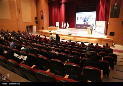 همایش ملی جوانان و ازدواج با صندلی‌های خالی