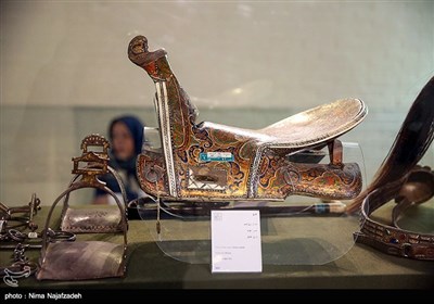 مجموعهٔ فرهنگی باغ آرامگاه فردوسی در طوس و در ۲۵ کیلومتری شمال‌غربی شهر مشهد در مسیری منشعب از بزرگراه مشهد–قوچان، نزدیک به شهر تاریخی تابران و بقعهٔ تاریخی هارونیه قرار دارد. 