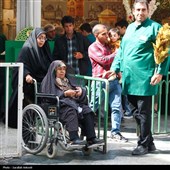 خدمتگزاری کرمانی‌ها در چایخانه حرم رضوی