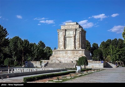 День памяти Фирдоуси, великого иранского поэта и писателя