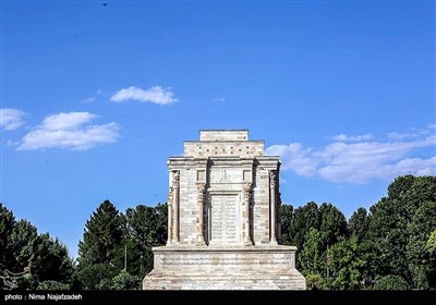 День памяти Фирдоуси, великого иранского поэта и писателя