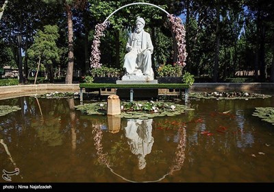 День памяти Фирдоуси, великого иранского поэта и писателя