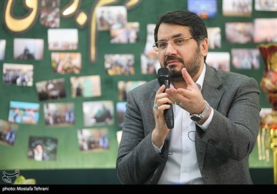 مراسم رونمایی از کتاب های مسکن مردم و ایران راه با حضور مهرداد بذرپاش 