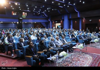 آیین تجلیل از قهرمانان ورزشی