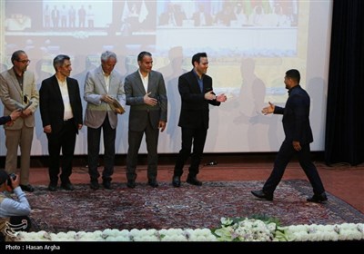 آیین تجلیل از قهرمانان ورزشی