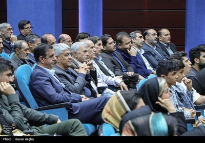 آیین تجلیل از قهرمانان ورزشی
