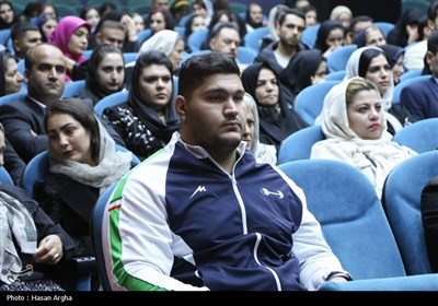 آیین تجلیل از قهرمانان ورزشی