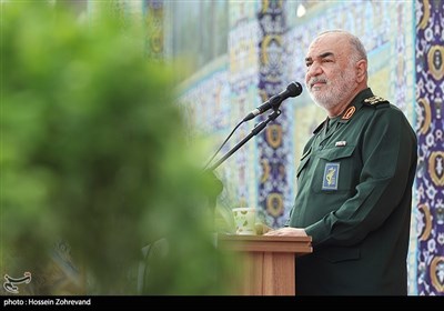اللواء سلامی یشیر الى وجود انجاز دفاعی کبیر سیعلن عنه قریبا