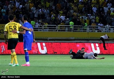 دیدار تیمهای فوتبال سپاهان اصفهان و استقلال تهران