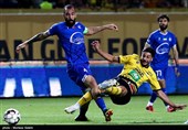 دیدار تیمهای فوتبال سپاهان اصفهان و استقلال تهران