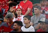 دیدار تیم‌های فوتبال پرسپولیس و هوادار