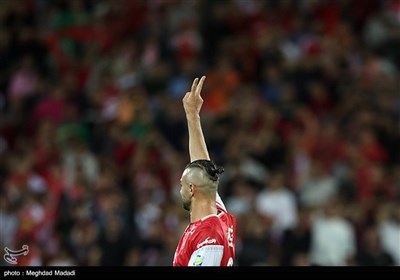دیدار تیم‌های فوتبال پرسپولیس و هوادار