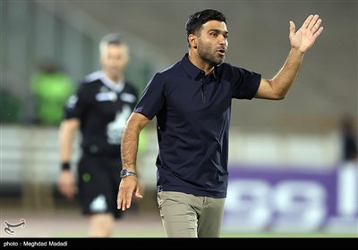 امید روانخواه سرمربی تیم فوتبال هوادار