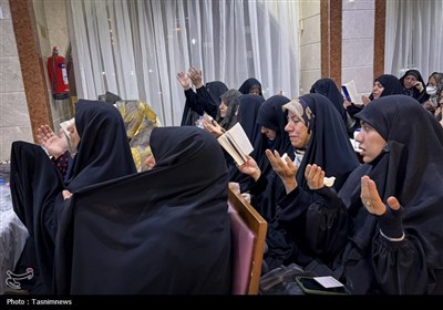 مراسم دعای کمیل زائران ایرانی در مدینه منوره
