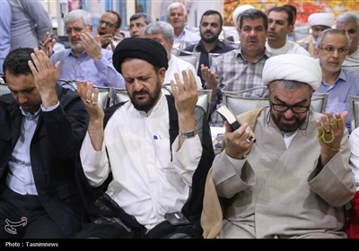 مراسم دعای کمیل زائران ایرانی در مدینه منوره