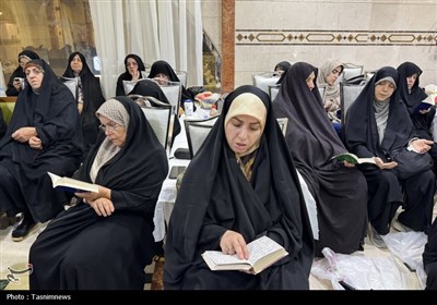 مراسم دعای کمیل زائران ایرانی در مدینه منوره
