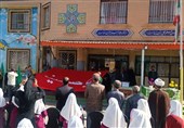 مشارکت دانش‌آموزان بیرجندی در طرح پویش کاشی حرم امام حسین(ع)