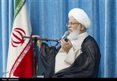 هشدار امام جمعه یزد نسبت به تهدید هویت دینی نسل جدید