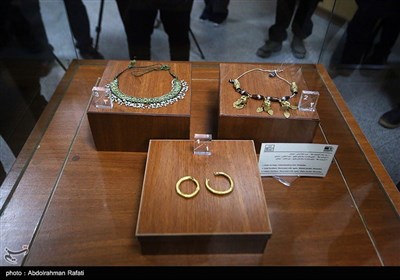 رونمایی از اشیاء تاریخی در موزه هگمتانه - همدان