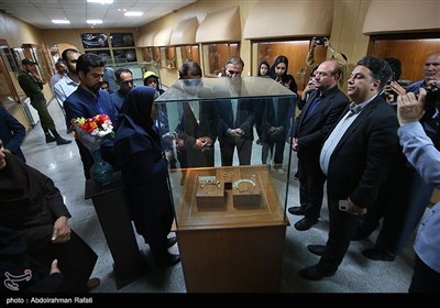 رونمایی از اشیاء تاریخی در موزه هگمتانه - همدان