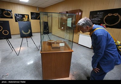 رونمایی از اشیاء تاریخی در موزه هگمتانه - همدان