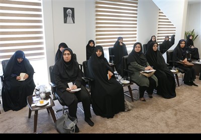 دیدار جمعی از بانوان مدیر با آیت‌الله مظفری