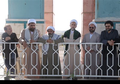پیاده‌روی آیت‌الله مظفری با جمعی از کارکنان حوزه علمیه