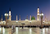 مدینه را جز به زیارت گذراندن خطاست