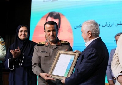 مقدس،دفاع،مقاومت،ميراث،فرهنگي،تقدير،بنياد،نشر،مراسم،حفظ،آثار،روز
