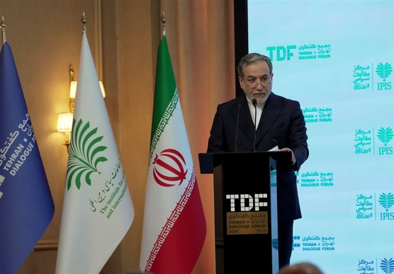 Iran Pursuing Balanced Deal in Nuclear Talks: FM