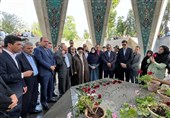 آرامگاه خیام در نیشابور گلباران شد+عکس