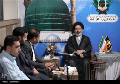 دیدار کاروان قرآنی نور با سرپرست حجاج ایرانی در مدینه منوره