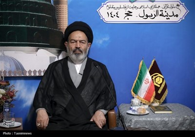 دیدار کاروان قرآنی نور با سرپرست حجاج ایرانی در مدینه منوره
