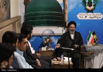 دیدار کاروان قرآنی نور با سرپرست حجاج ایرانی در مدینه منوره