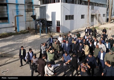 تصویری از بازدید تاریخی شهید رئیسی از کارخانه قند یاسوج