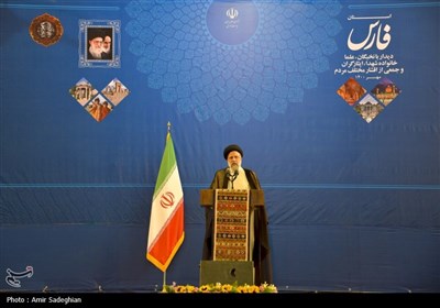 ورقی از خاطرات سفر شهید جمهور به استان فارس