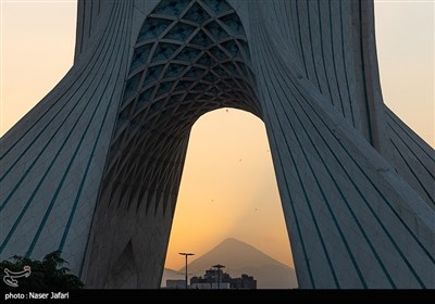 طلوع خورشید بر فراز دماوند