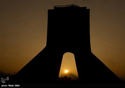 طلوع خورشید بر فراز دماوند