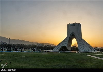 طلوع خورشید بر فراز دماوند