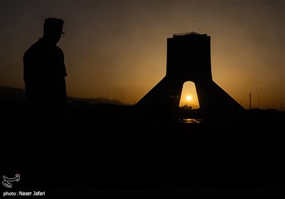 طلوع خورشید بر فراز دماوند