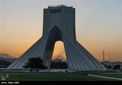 طلوع خورشید بر فراز دماوند