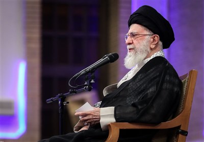 الإمام الخامنئی: إیران لا تنتظر الأذن من أحد لتخصیب الیورانیوم