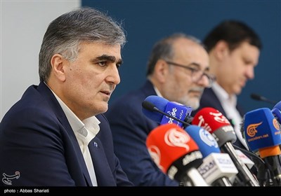 محمدرضا فرزین رئیس‌کل بانک مرکزی