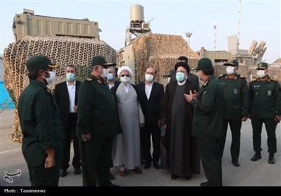 حضور شهید جمهور در میان دلاورمردان نیروهای مسلح در هرمزگان
