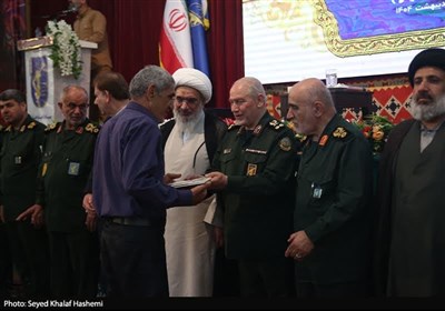 تجلیل از رزمندگان بوشهری در آزادی سنندج