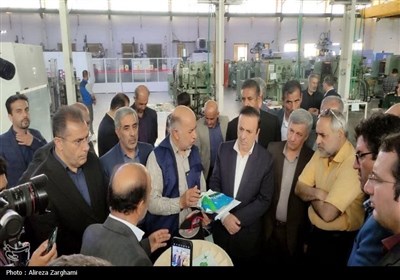 بازدید استاندار قزوین از واحدهای تولیدی و صنعتی