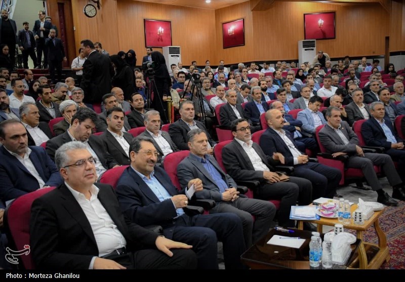 صادرکنندگان برتر زنجان ا حضور وزیر صمت تقدیر شدند