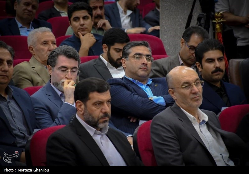 صادرکنندگان برتر زنجان ا حضور وزیر صمت تقدیر شدند