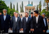 بازدید وزیر امور خارجه از آرامگاه حافظ و سعدی شیرازی