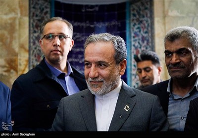 بازدید وزیر امور خارجه از آرامگاه حافظ و سعدی شیرازی